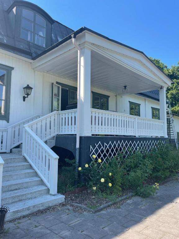 Bergby Herrgard Grisslehamn Exterior foto
